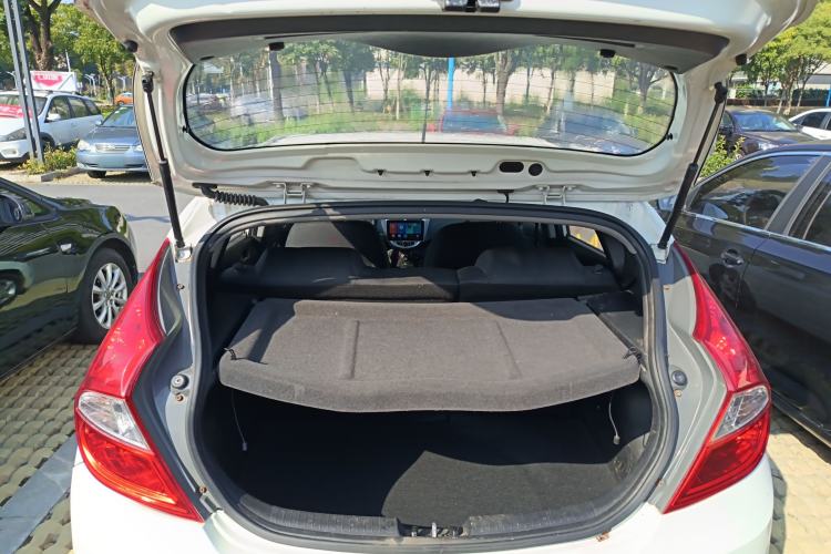 Used Hyundai Verna Ray 2014 1.4L Manual GLX Trunk