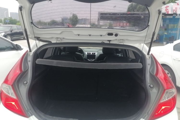 Used Hyundai Verna Ray 2014 1.4L Automatic GLX Trunk