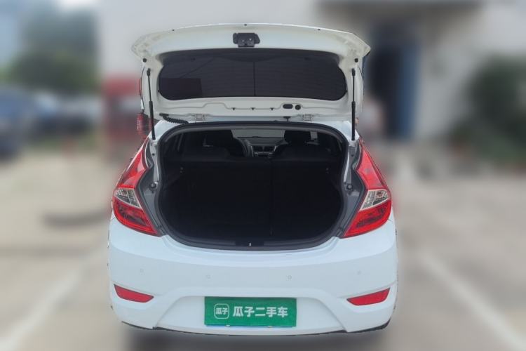 Used Hyundai Verna Ray 2014 1.4L Manual GLX Trunk