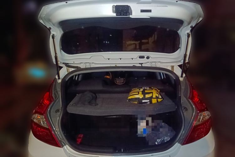 Used Hyundai Verna Ray 2014 1.4L Automatic GLX Trunk