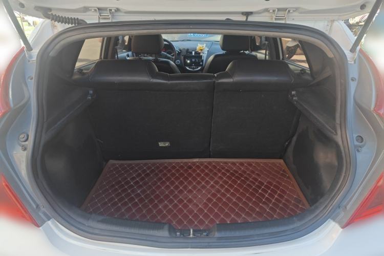 Used Hyundai Verna Ray 2014 1.6L Automatic TOP Trunk