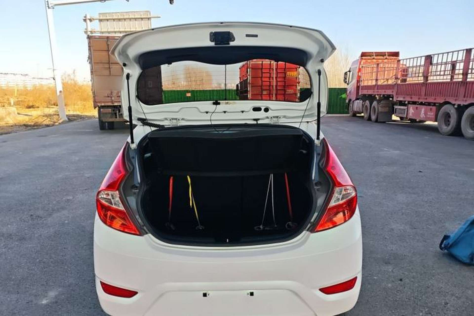 Used Hyundai Verna Ray 2014 1.4L Automatic GLX Trunk