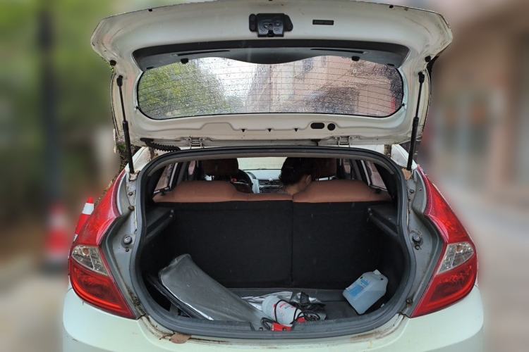 Used Hyundai Verna Ray 2014 1.4L Automatic GLX Trunk
