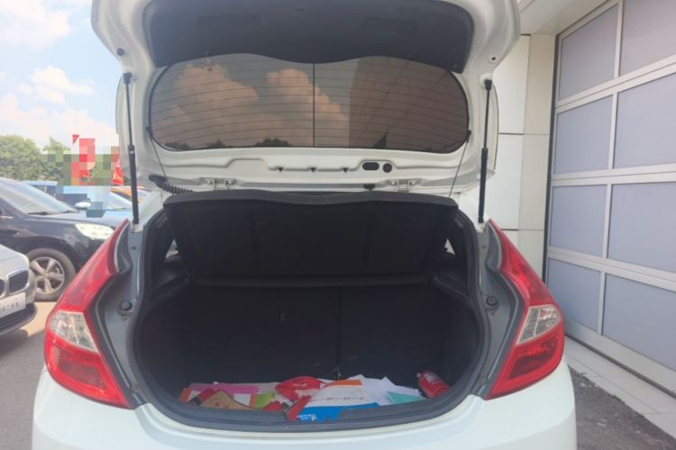 Used Hyundai Verna Ray 2014 1.4L Manual GLX Trunk
