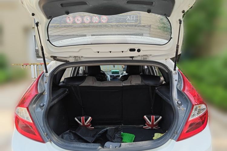 Used Hyundai Verna Ray 2014 1.4L Manual GLX Trunk