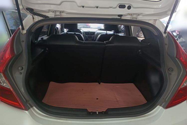 Used Hyundai Verna Ray 2014 1.4L Automatic GLX Trunk