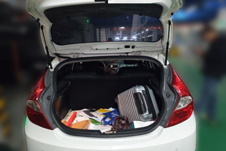Used Hyundai Verna Ray 2014 1.4L Automatic GLX Trunk