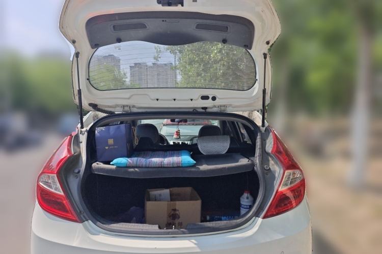 Used Hyundai Verna Ray 2014 1.4L Automatic GLX Trunk