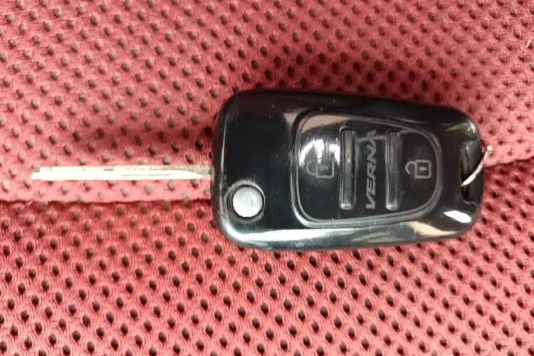 Used Hyundai Verna Ray 2014 1.4L Automatic GLX Vehicle Key