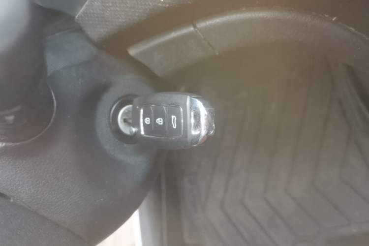 Used Hyundai Verna Ray 2014 1.4L Automatic GLX Vehicle Key