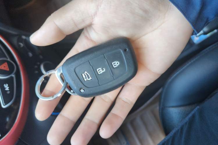Used Hyundai Verna Ray 2014 1.6L Automatic TOP Vehicle Key