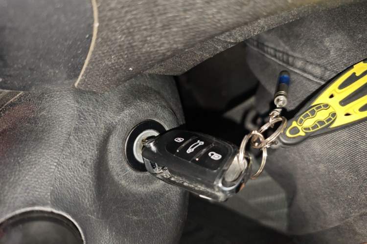 Used Hyundai Verna Ray 2014 1.4L Automatic GLX Vehicle Key