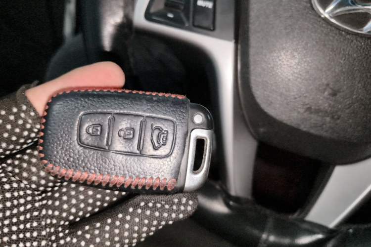 Used Hyundai Verna Ray 2014 1.4L Automatic GLX Vehicle Key