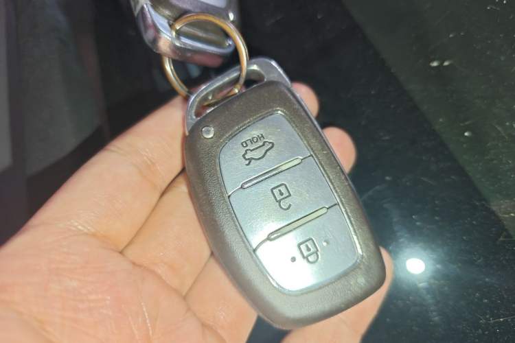Used Hyundai Verna Ray 2014 1.6L Automatic TOP Vehicle Key