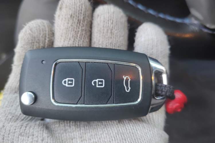 Used Hyundai Verna Ray 2014 1.4L Automatic GLX Vehicle Key