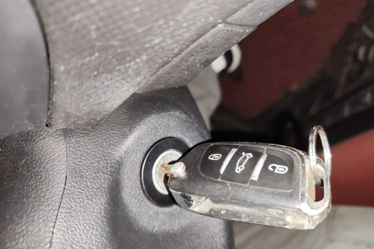 Used Hyundai Verna Ray 2014 1.4L Automatic GLX Vehicle Key