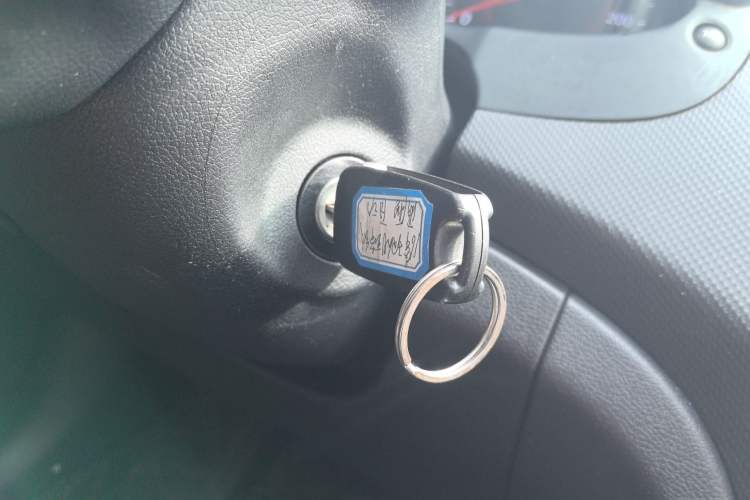 Used Hyundai Verna Ray 2014 1.4L Automatic GLX Vehicle Key
