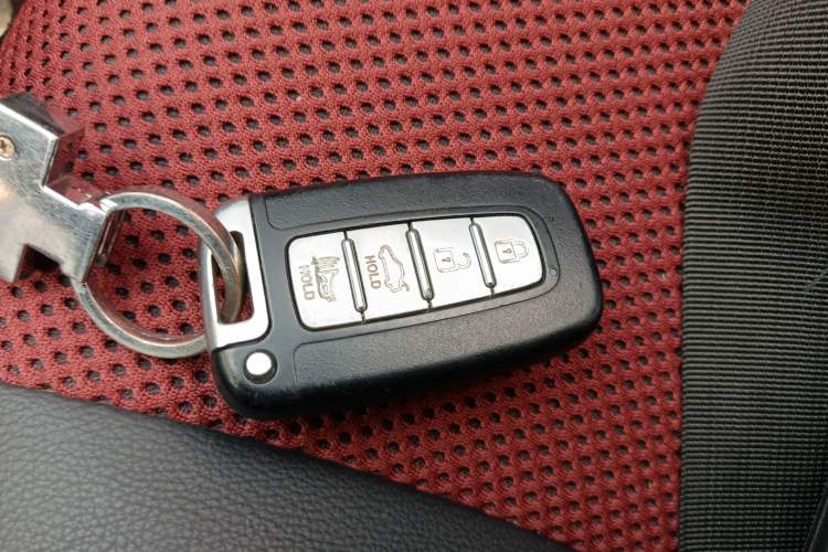 Used Hyundai Verna Ray 2014 1.4L Automatic GLX Vehicle Key