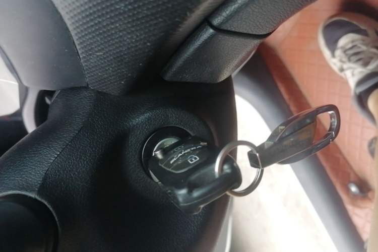 Used Hyundai Verna Ray 2014 1.4L Automatic GLX Vehicle Key