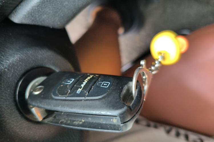 Used Hyundai Verna Ray 2014 1.4L Automatic GLX Vehicle Key