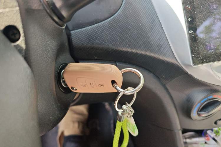 Used Hyundai Verna Ray 2014 1.4L Automatic GLX Vehicle Key