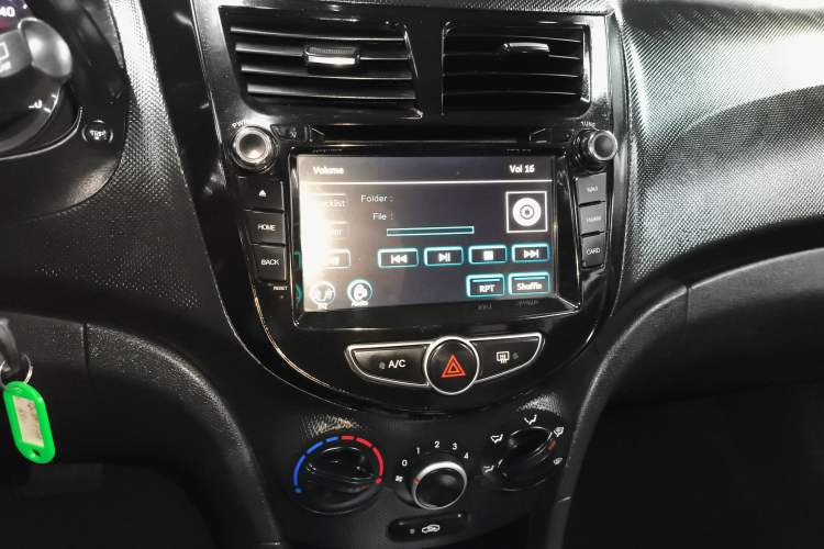 Used Hyundai Verna Ray 2014 1.4L Automatic GLX Audio And AC Panel