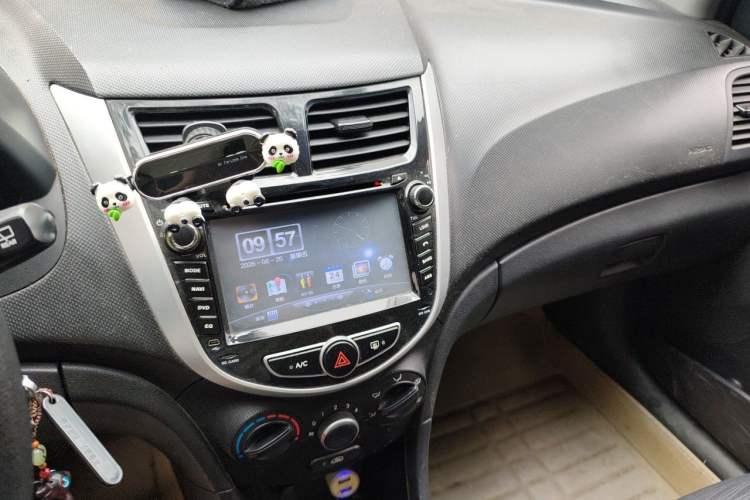 Used Hyundai Verna Ray 2014 1.4L Manual GLX Audio And AC Panel