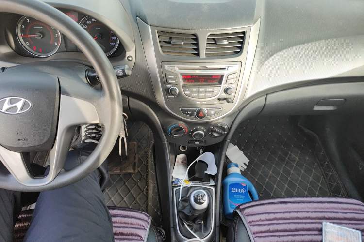Used Hyundai Verna Ray 2014 1.4L Manual GLX Audio And AC Panel