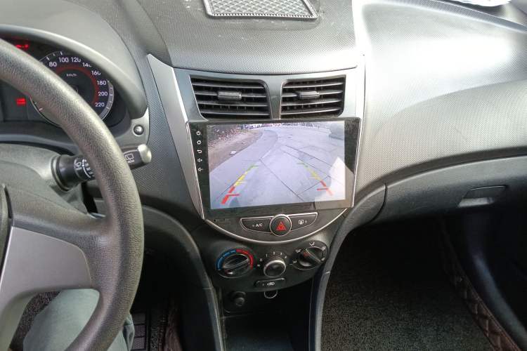 Used Hyundai Verna Ray 2014 1.4L Automatic GLX Audio And AC Panel