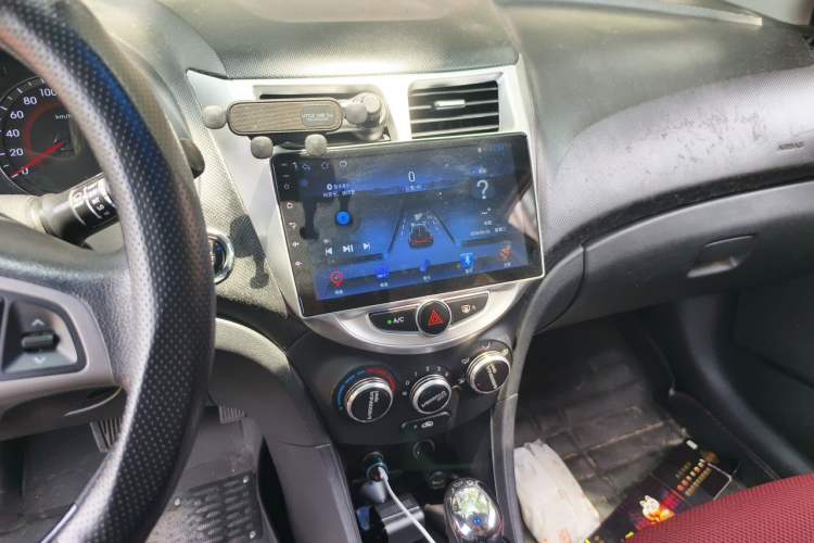 Used Hyundai Verna Ray 2014 1.6L Automatic TOP Audio And AC Panel