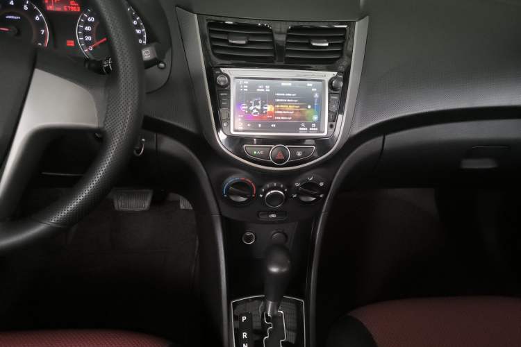 Used Hyundai Verna Ray 2014 1.4L Automatic GLX Audio And AC Panel
