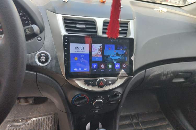 Used Hyundai Verna Ray 2014 1.6L Automatic TOP Audio And AC Panel