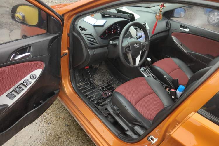 Used Hyundai Verna Ray 2014 1.6L Automatic TOP Driver Seat