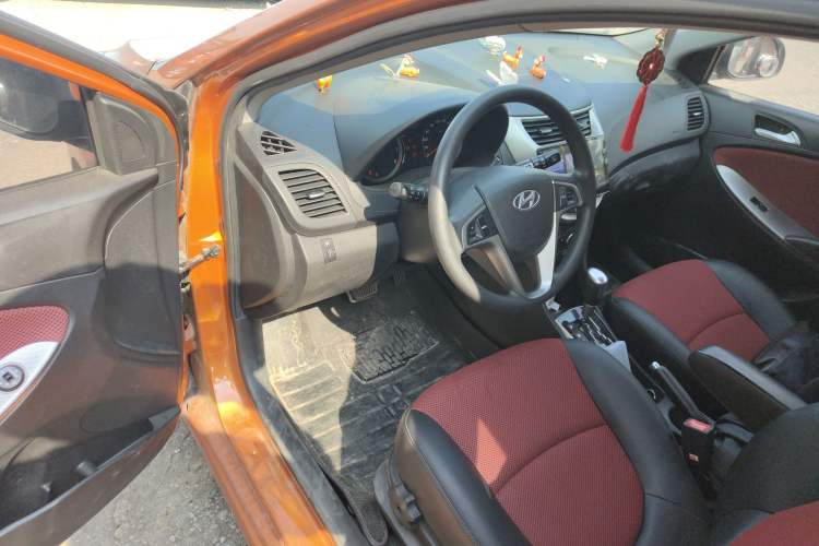 Used Hyundai Verna Ray 2014 1.6L Automatic TOP Driver Seat