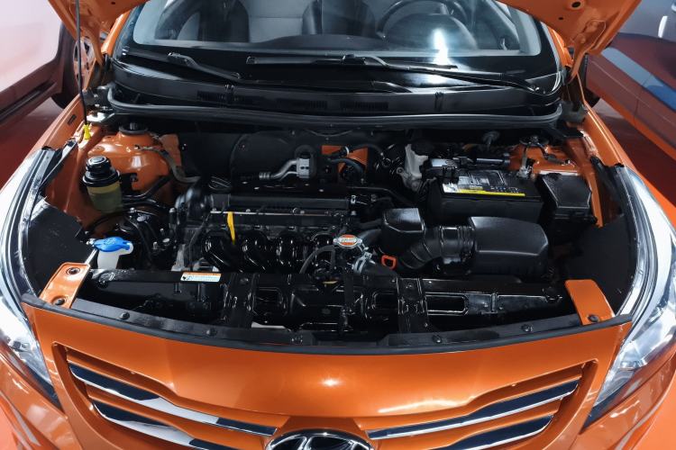 Used Hyundai Verna Ray 2014 1.4L Automatic GLX Engine Bay