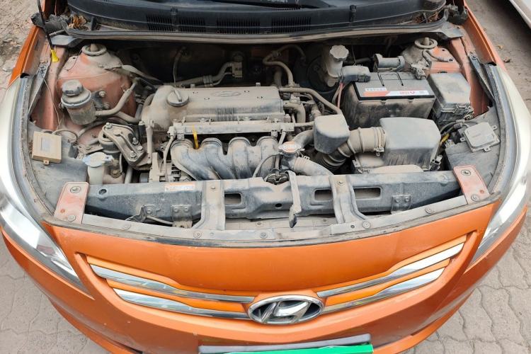 Used Hyundai Verna Ray 2014 1.4L Manual GLX Engine Bay