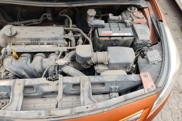 Used Hyundai Verna Ray 2014 1.4L Manual GLX Engine Bay Left