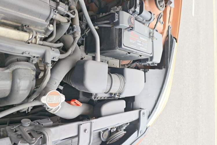 Used Hyundai Verna Ray 2014 1.4L Automatic GLX Engine Bay Left