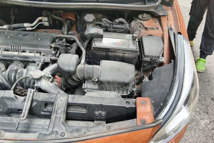 Used Hyundai Verna Ray 2014 1.4L Automatic GLX Engine Bay Left