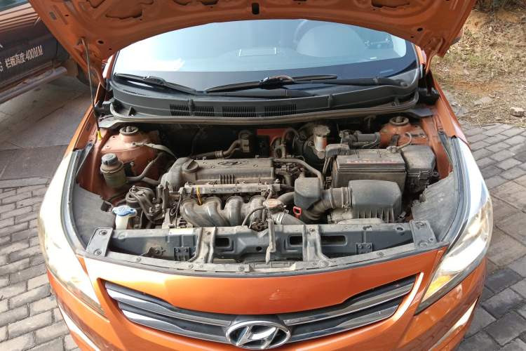 Used Hyundai Verna Ray 2014 1.4L Automatic GLX Engine Bay