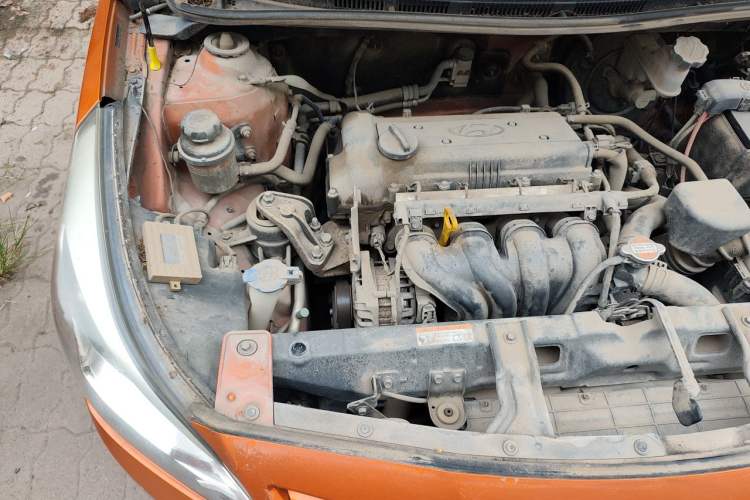 Used Hyundai Verna Ray 2014 1.4L Manual GLX Engine Bay Right