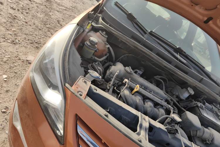 Used Hyundai Verna Ray 2014 1.4L Manual GLX Engine Bay Right