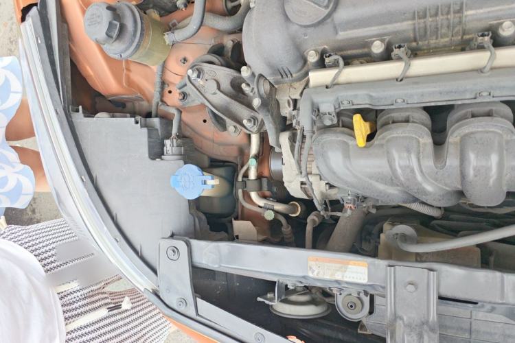 Used Hyundai Verna Ray 2014 1.4L Automatic GLX Engine Bay Right