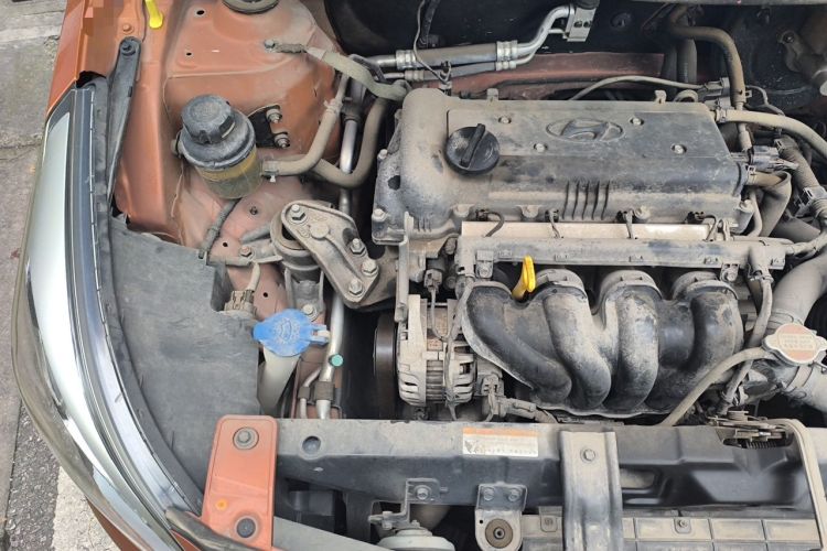 Used Hyundai Verna Ray 2014 1.4L Manual GLX Engine Bay Right