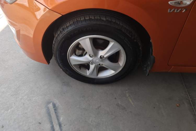 Used Hyundai Verna Ray 2014 1.4L Automatic GLX Exterior 4