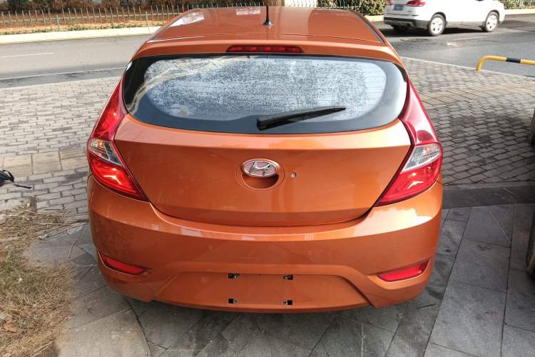Used Hyundai Verna Ray 2014 1.4L Automatic GLX Exterior 4