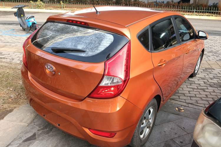 Used Hyundai Verna Ray 2014 1.4L Automatic GLX Exterior 5