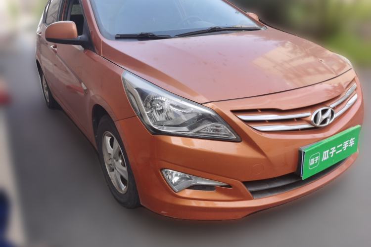 Used Hyundai Verna Ray 2014 1.4L Manual GLX Front Right 45 Deg