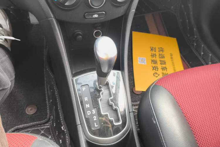 Used Hyundai Verna Ray 2014 1.6L Automatic TOP Gear Lever