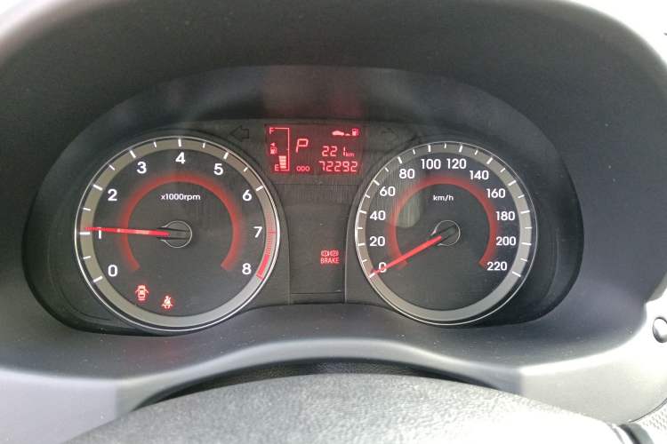 Used Hyundai Verna Ray 2014 1.4L Automatic GLX Instrument Cluster